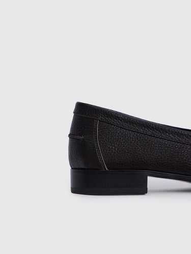 Лоферы из кожи